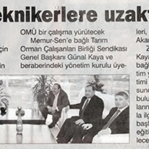 OMÜ'de teknikerlere uzaktan eğitim başlıklı gazete haberinde sendika temsilcilerinin Rektörlük ziyareti yer alıyor.